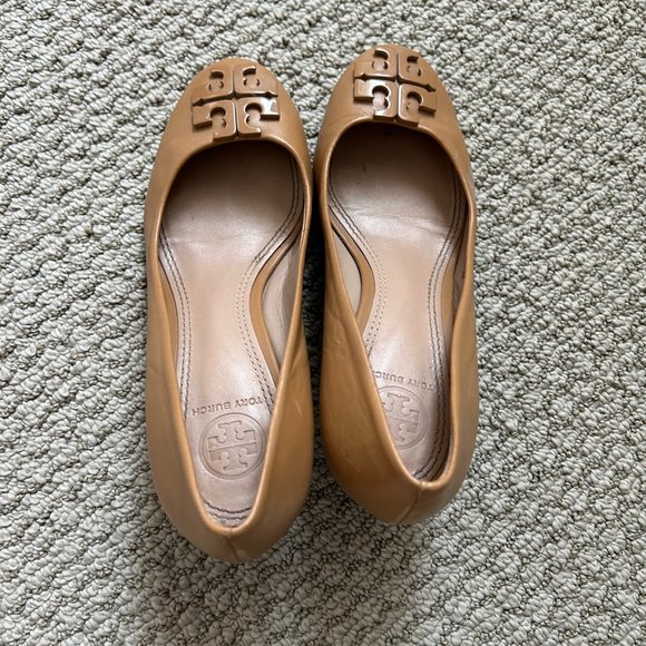 Tory Burch Beige Wedge Heels Size 5.5 - Picture 3 of 7